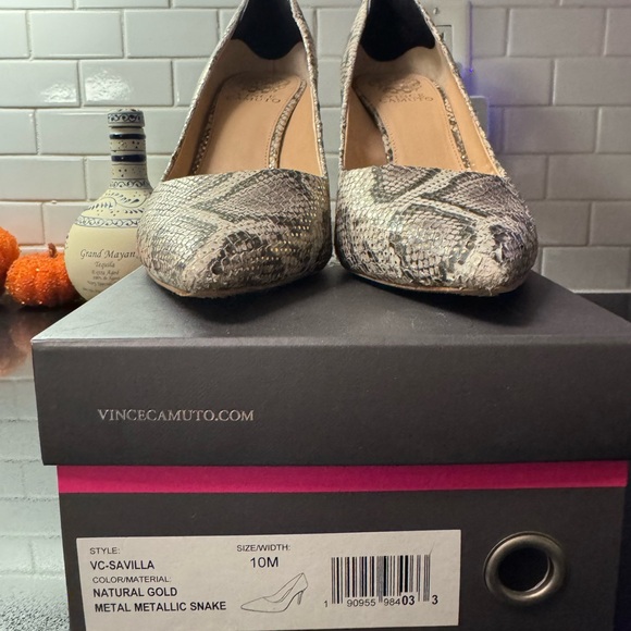 Women’s size 10, Vince Camuto, metal metallic snake pump - Picture 1 of 10